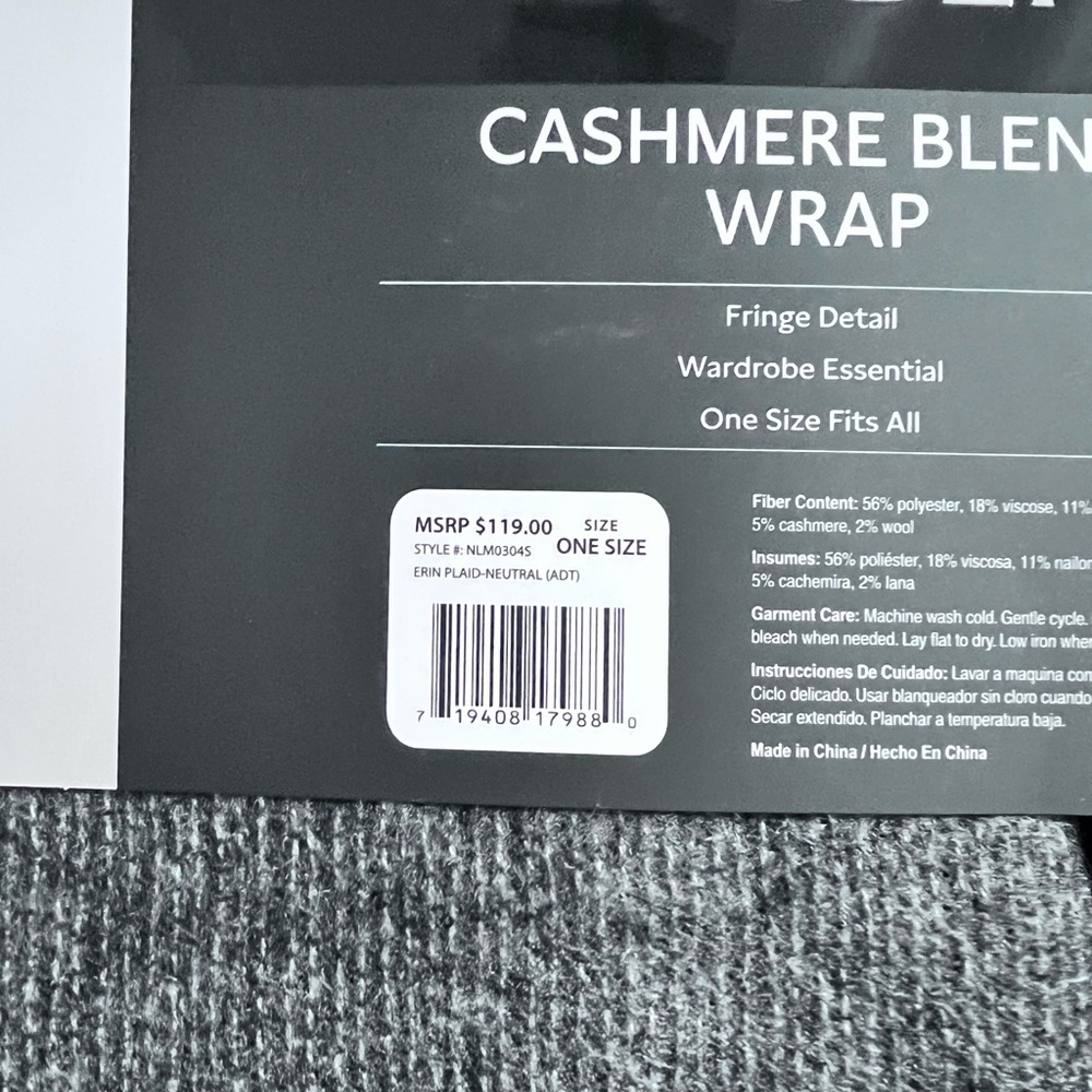 Banana Republic cashmere wrap - Picture 6 of 6